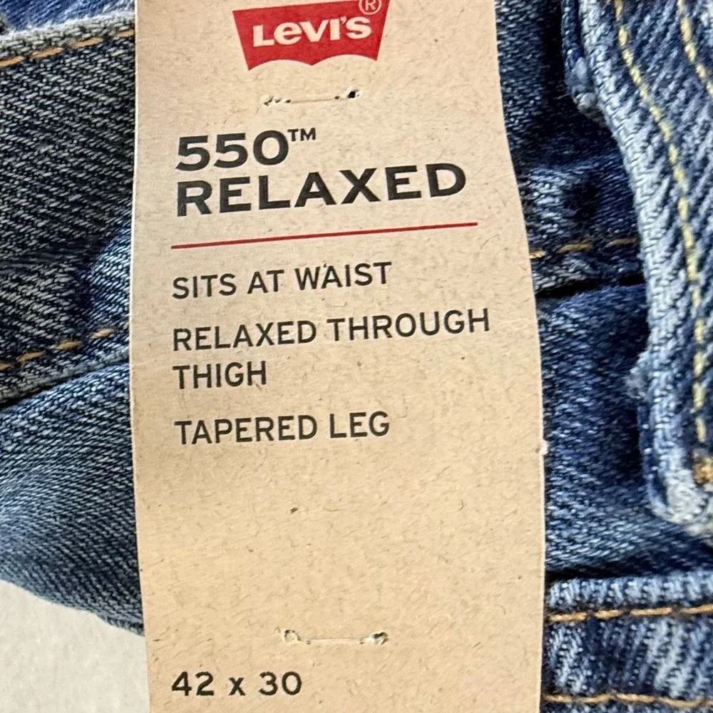 Levis 550 Relaxed Fit Jeans Mens 42x30 Tapered Leg Medium Wash Blue NEW